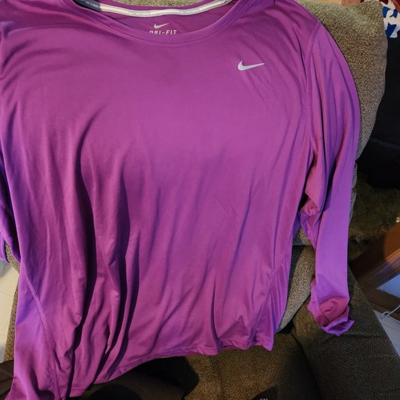 Le Suit - Picture 2 of 3